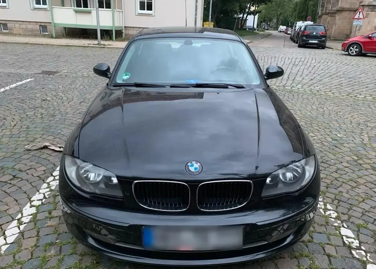 Gebraucht BMW 120 177 PS (130 kW) 2008 Schwarz Kleinwagen