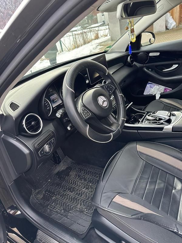 Gebraucht Mercedes C250 AMG line 204 PS (150 kW) 2017 Schwarz Limousine