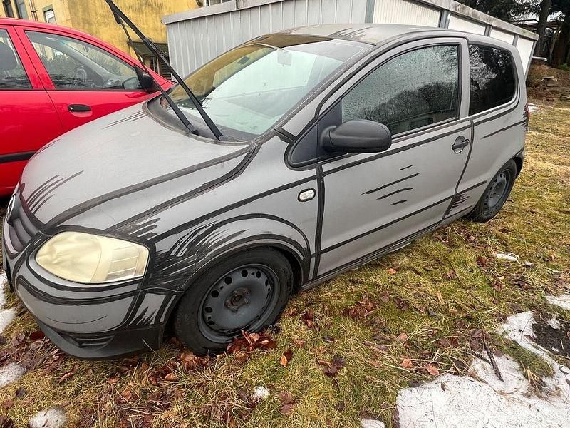 Gebraucht VW Fox 54 PS (39 kW) 2005 Grau Kleinwagen
