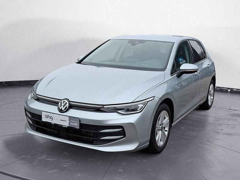 Gebraucht VW Golf VIII Life 116 PS (85 kW) 2025 Silber Limousine