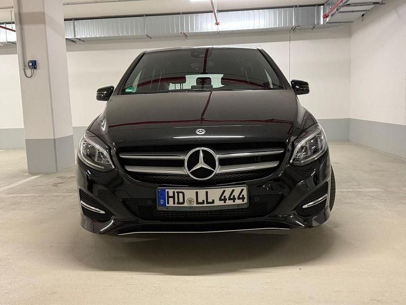 Gebraucht Mercedes B180 Style 109 PS (80 kW) 2017 Schwarz Van / Kleinbus