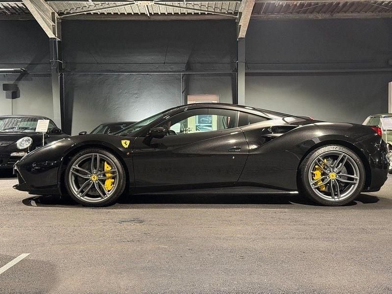 Gebraucht Ferrari 488 669 PS (492 kW) 2016 Schwarz Coupé