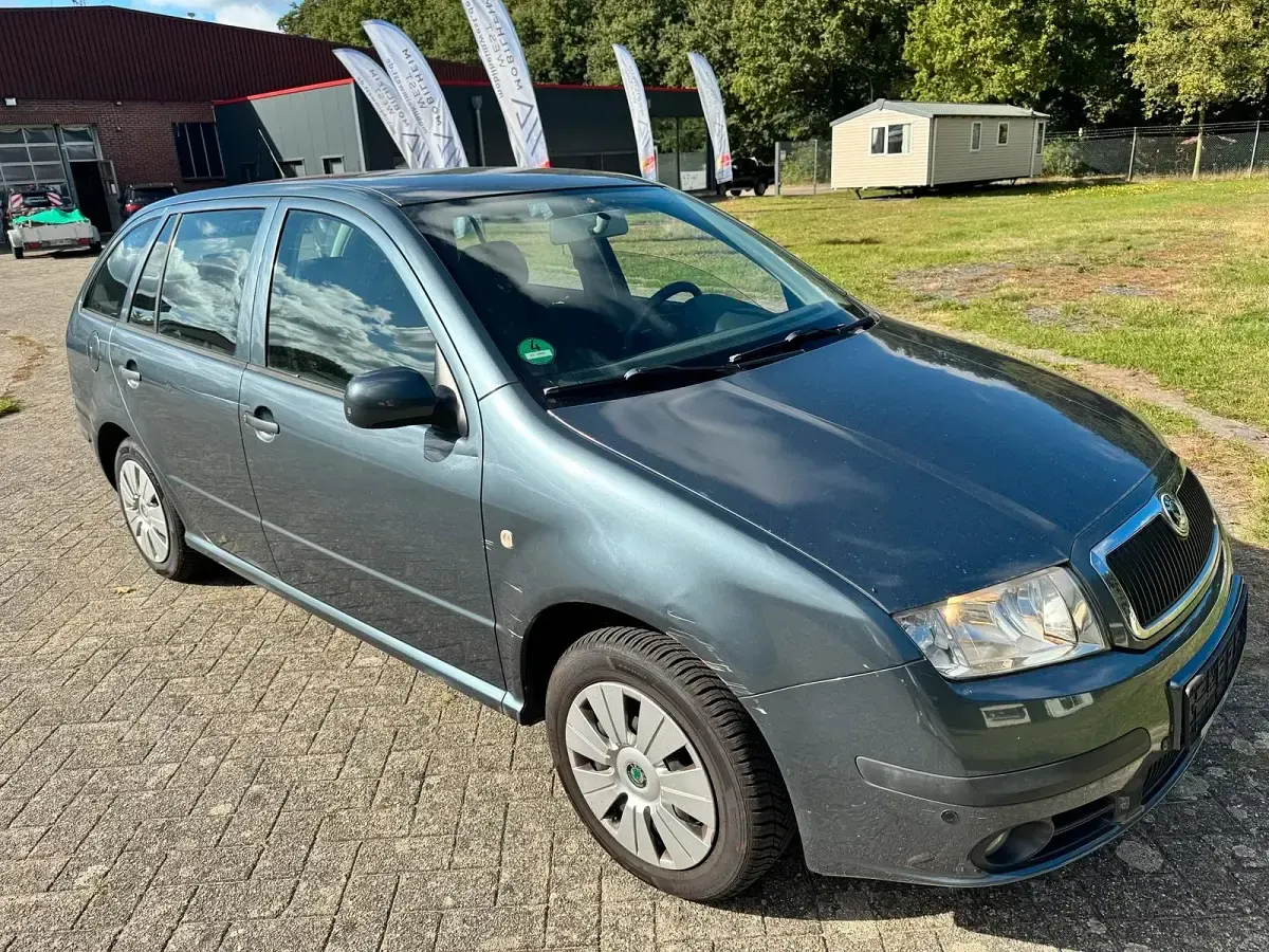 Używany Skoda Fabia 64 KM (47 kW) 2005 Szary Kombi