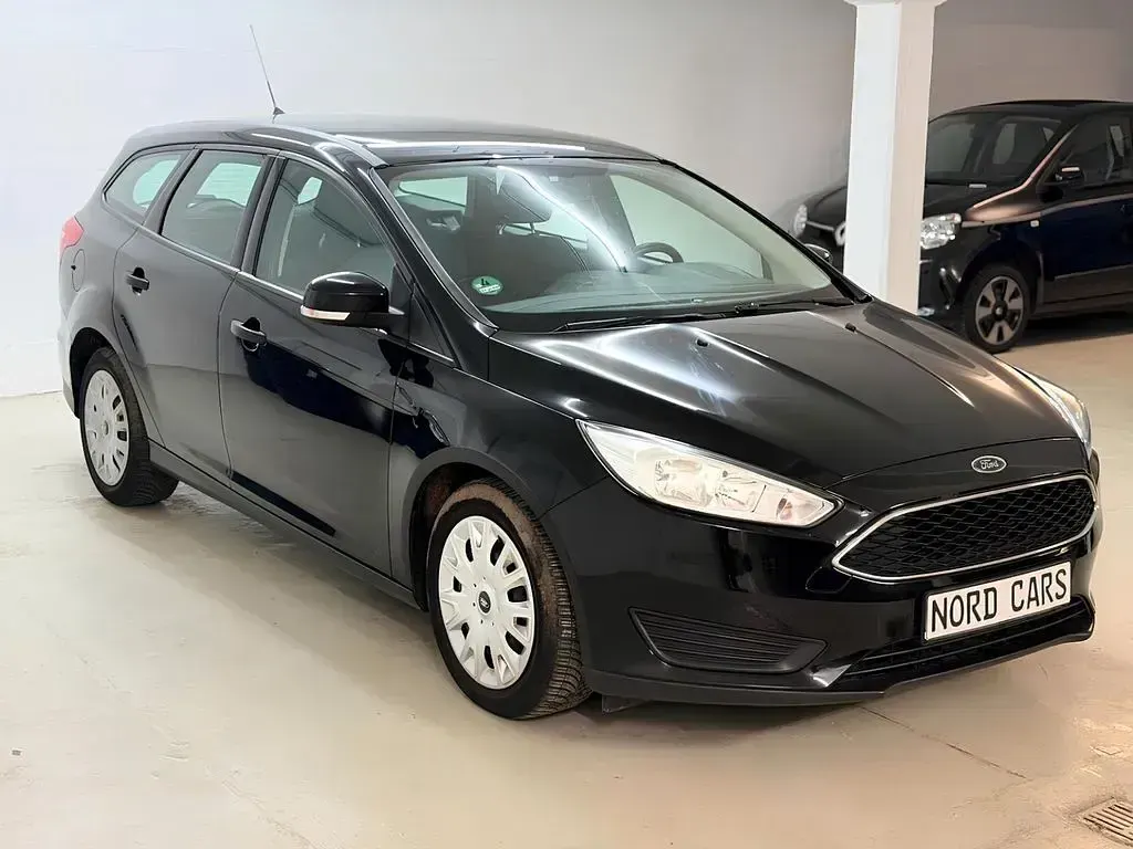 Gebraucht Ford Focus 101 PS (74 kW) 2016 Schwarz Limousine