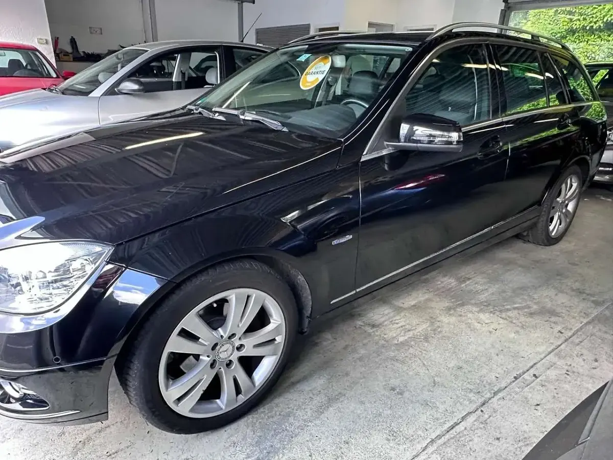 Gebraucht Mercedes C180 156 PS (114 kW) 2010 Obsidianschwarz  metalliclack Kombi