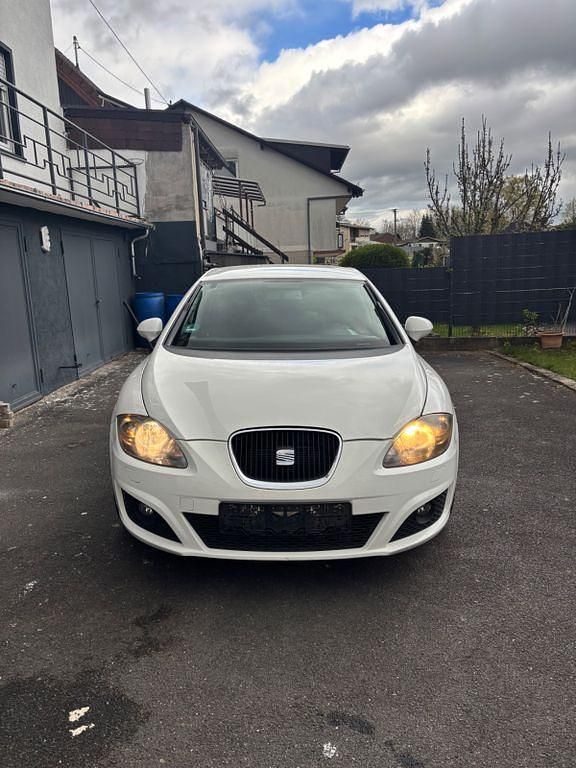 Gebraucht Seat Leon Sport 105 PS (77 kW) 2010 Weiß Kleinwagen