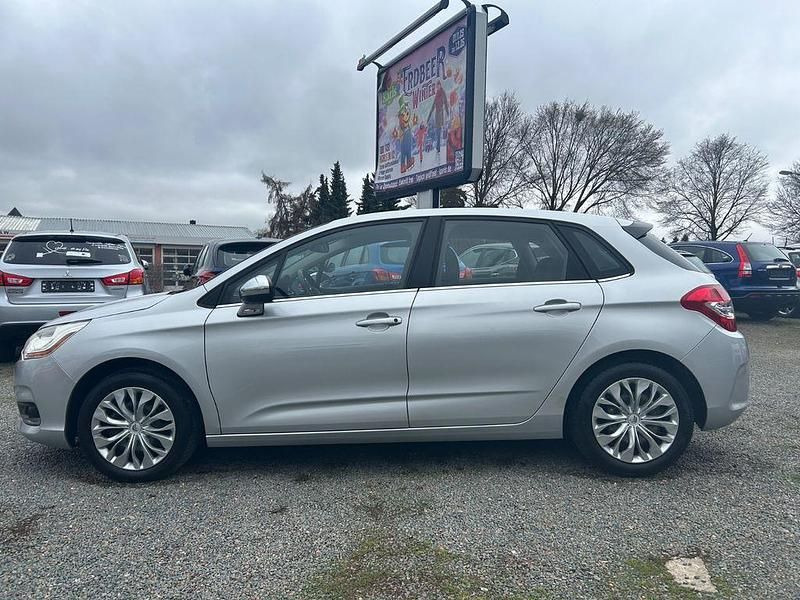 Gebraucht Citroën C4 SELECTION 95 PS (69 kW) 2014 Silber Limousine