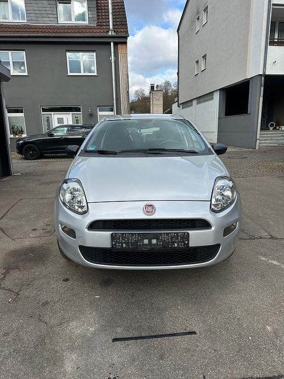 Silber Gebraucht 2018 Fiat Punto Kleinwagen | 5.800 € (Fairer Preis) - Bild 1/4
