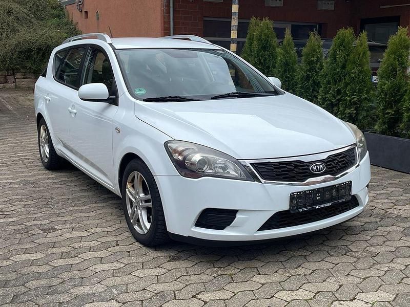 Gebraucht Kia Ceed 90 PS (66 kW) 2011 Weiß Kleinwagen