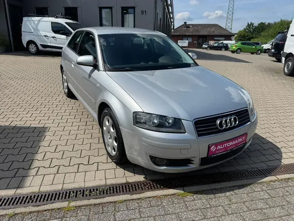 Gebraucht Audi A3 Attraction 102 PS (75 kW) 2004 Silber Kleinwagen
