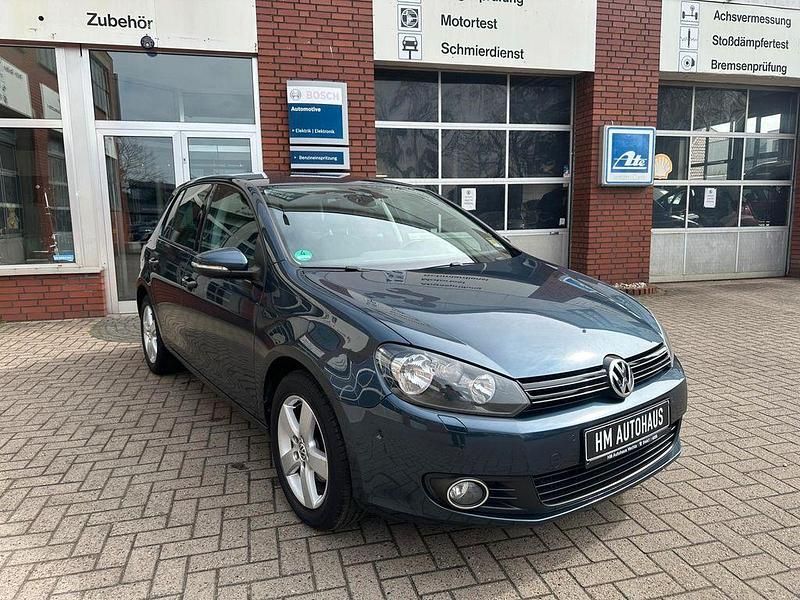 Gebraucht VW Golf VI Team 105 PS (77 kW) 2010 Blau Kleinwagen