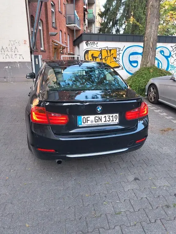 Gebraucht BMW 316 136 PS (100 kW) 2013 Schwarz Limousine