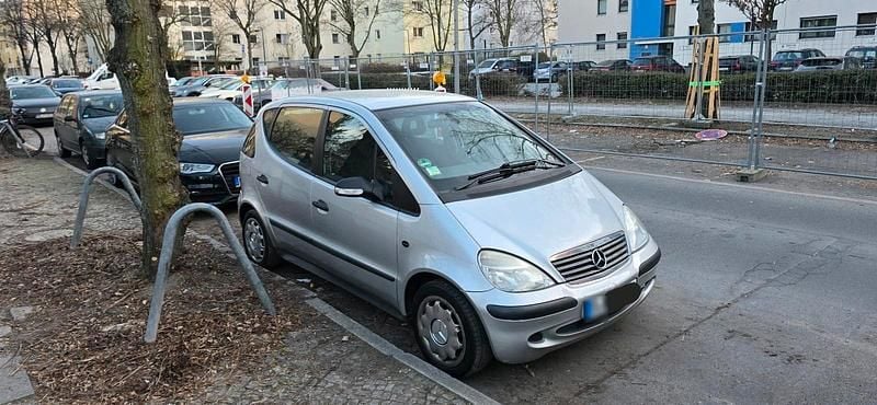 Gebraucht Mercedes A160 102 PS (75 kW) 2003 Silber Limousine