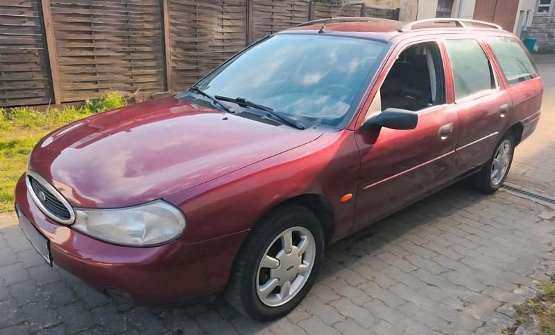 Gebraucht Ford Mondeo 131 PS (96 kW) 1998 Braun Kombi