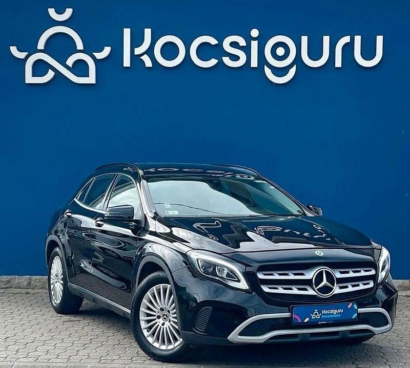 Schwarz Gebraucht 2017 Mercedes GLA200 SUV | 18.999 € (Fairer Preis) - Bild 1/4