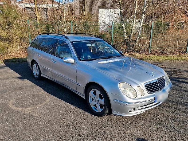 Gebraucht Mercedes E240 177 PS (130 kW) 2005 Silber Kombi