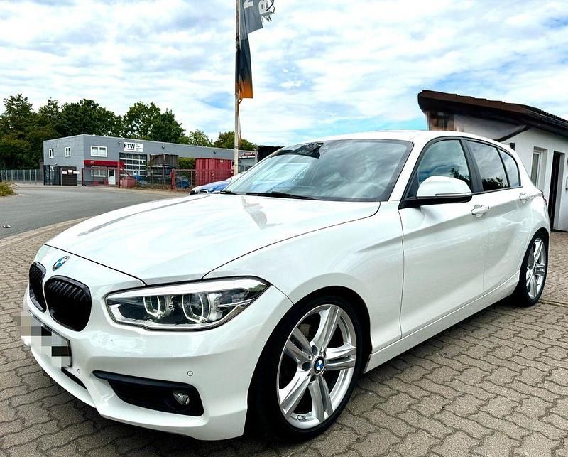 Weiß Gebraucht 2016 BMW 118 Sport Line Kleinwagen | 12.990 € (Etwas zu teuer) - Bild 1/4