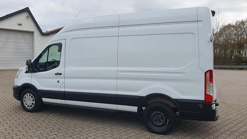 Gebraucht Ford Transit 131 PS (96 kW) 2021 Weiß Van / Kleinbus