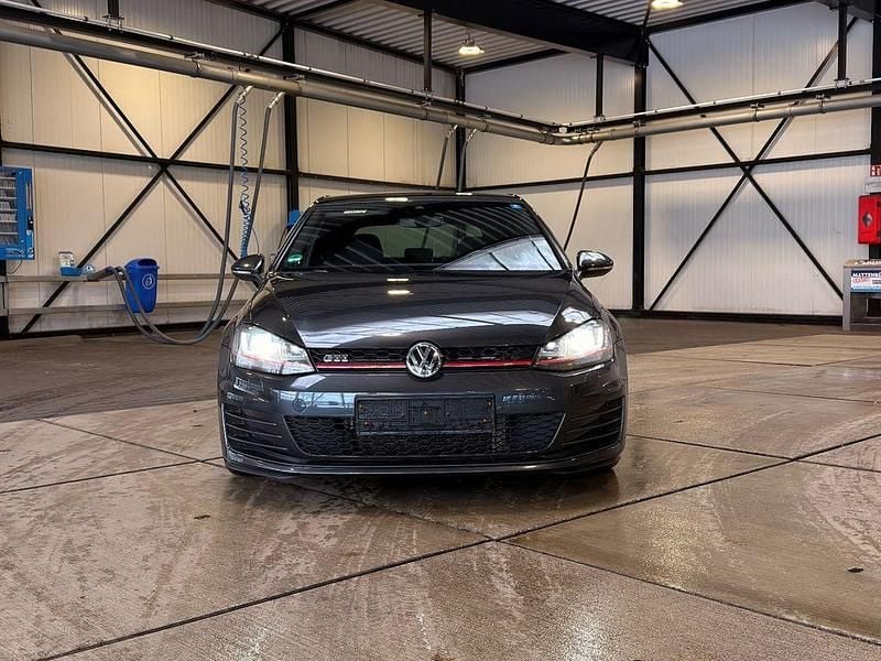 Grau Gebraucht 2016 VW Golf GTI Limousine | 14.000 € (Superpreis) - Bild 1/4