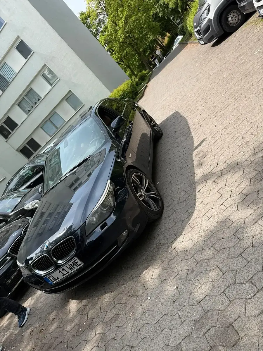 Gebraucht BMW 530 235 PS (172 kW) 2008 Blau Limousine