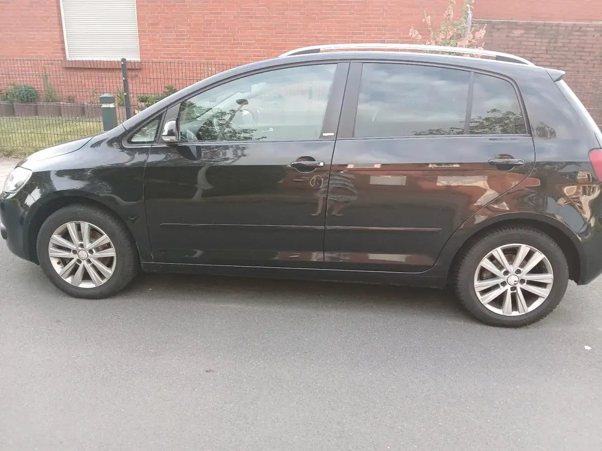 Gebraucht VW Golf VI 102 PS (75 kW) 2011 Schwarz Kleinwagen