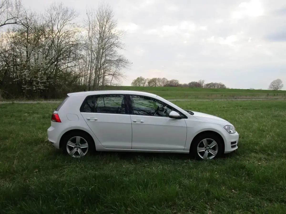 Second-hand VW Golf VII Comfortline 150 CP (110 kW) 2014 Alb Hatchback