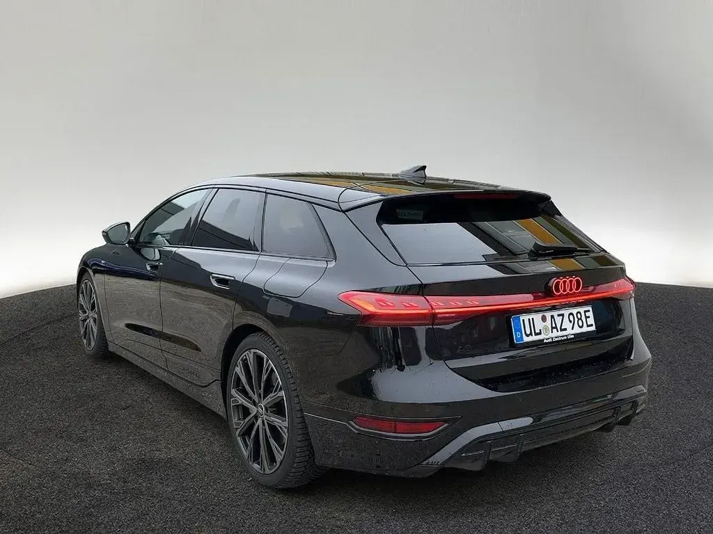 Second-hand Audi A6 e-tron S-Line 269 kW (367 CP) 2025 Negru Break