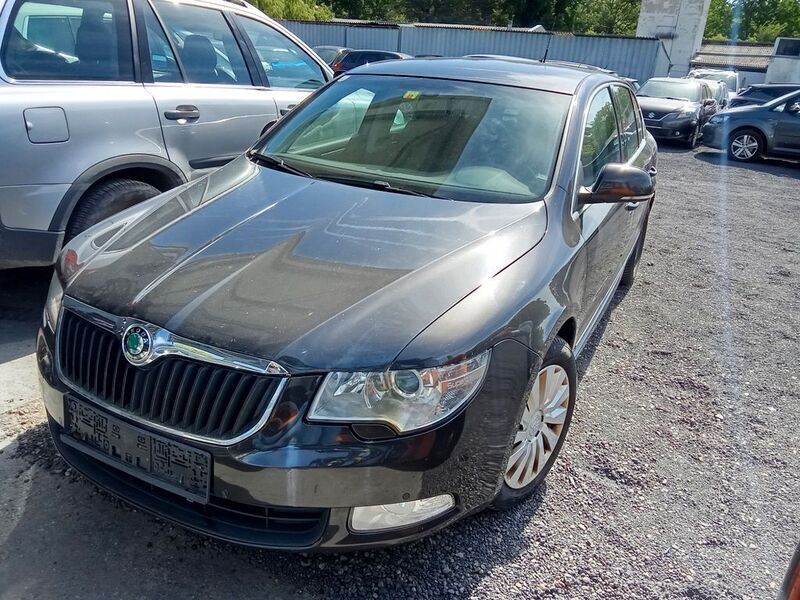 Braun Gebraucht 2009 Skoda Superb GreenLine Limousine | 2.900 € (Guter Preis) - Bild 1/4