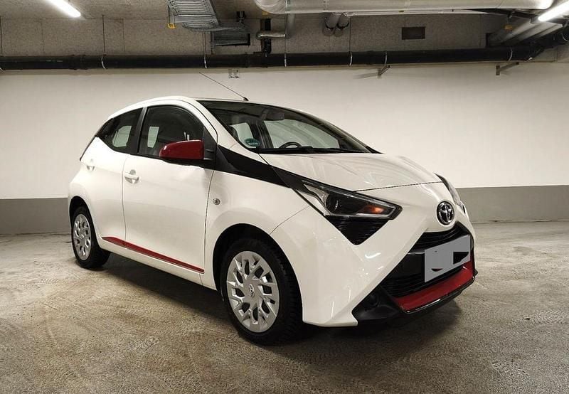 Gebraucht Toyota Aygo 72 PS (52 kW) 2018 Weiß Kleinwagen