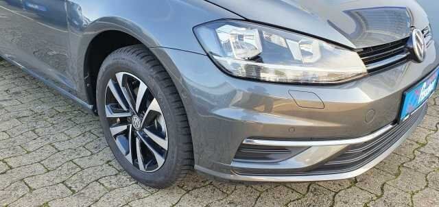 Gebraucht VW Golf VII Comfortline 116 PS (85 kW) 2020 Grau metallic Kombi