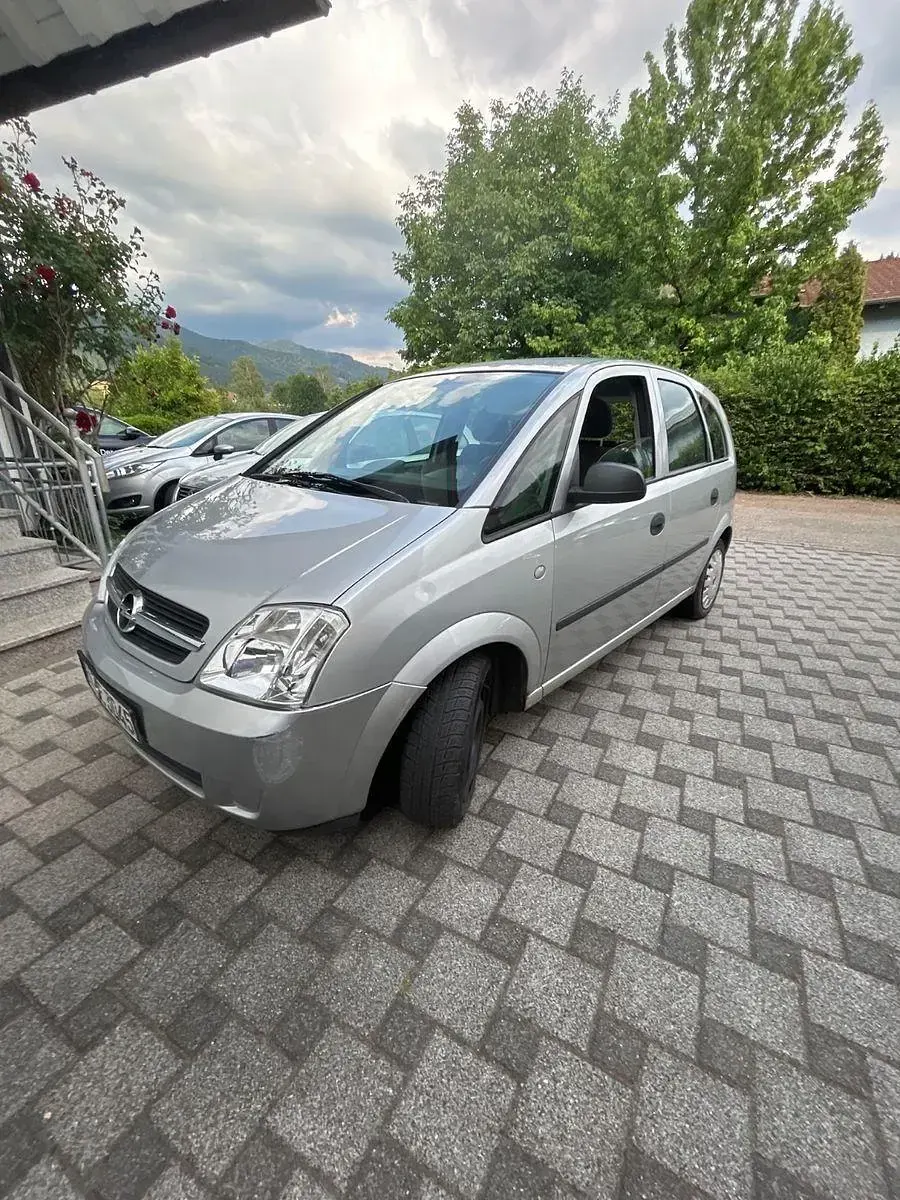 Gebraucht Opel Meriva 101 PS (74 kW) 2003 Silber Van / Kleinbus