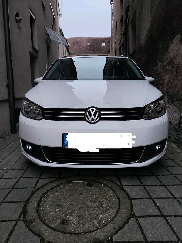 Gebraucht VW Touran 105 PS (77 kW) 2012 Weiß Van / Kleinbus