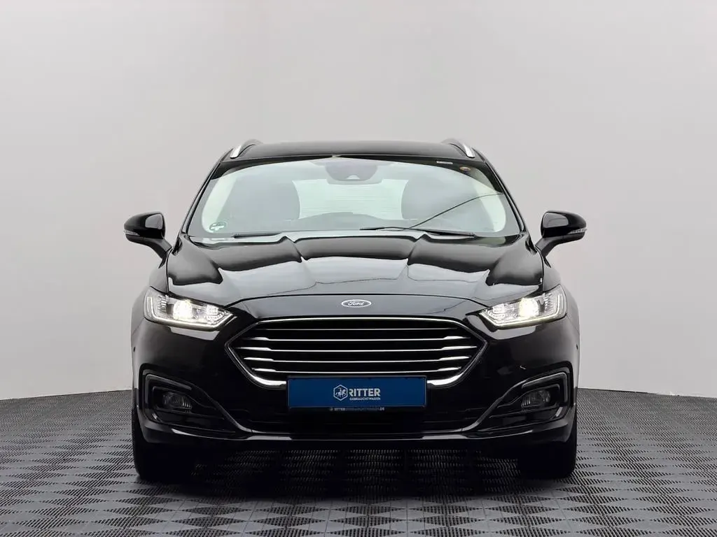 Gebraucht Ford Mondeo Titanium 150 PS (110 kW) 2022 Schwarz Limousine