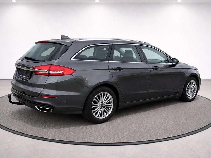Gebraucht Ford Mondeo Titanium 190 PS (139 kW) 2022 Grau Limousine