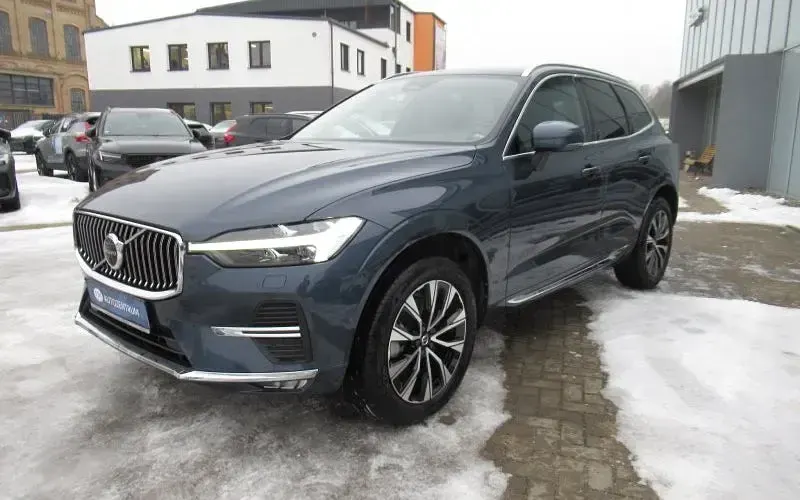 Gebraucht Volvo XC60 Plus 250 PS (183 kW) 2023 Blau SUV