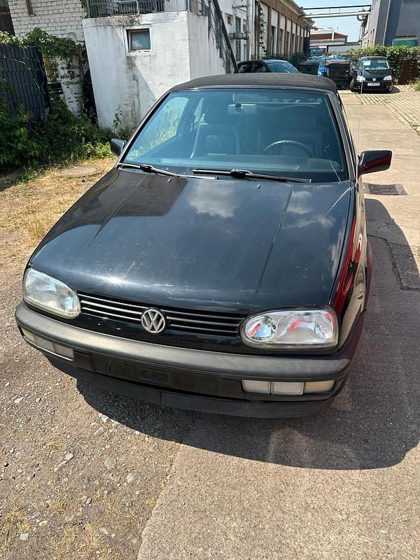 Schwarz Gebraucht 1995 VW Golf Cabriolet Conceptline Cabrio | 2.500 € - Bild 1/4