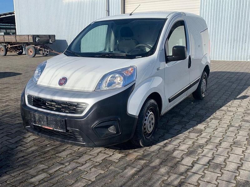 Weiß Gebraucht 2018 Fiat Fiorino Van / Kleinbus | 2.499 € (Superpreis) - Bild 1/4