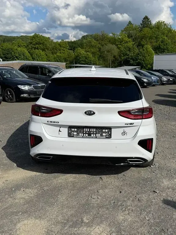 Gebraucht Kia Ceed GT GT-Line 140 PS (102 kW) 2020 Weiß Limousine