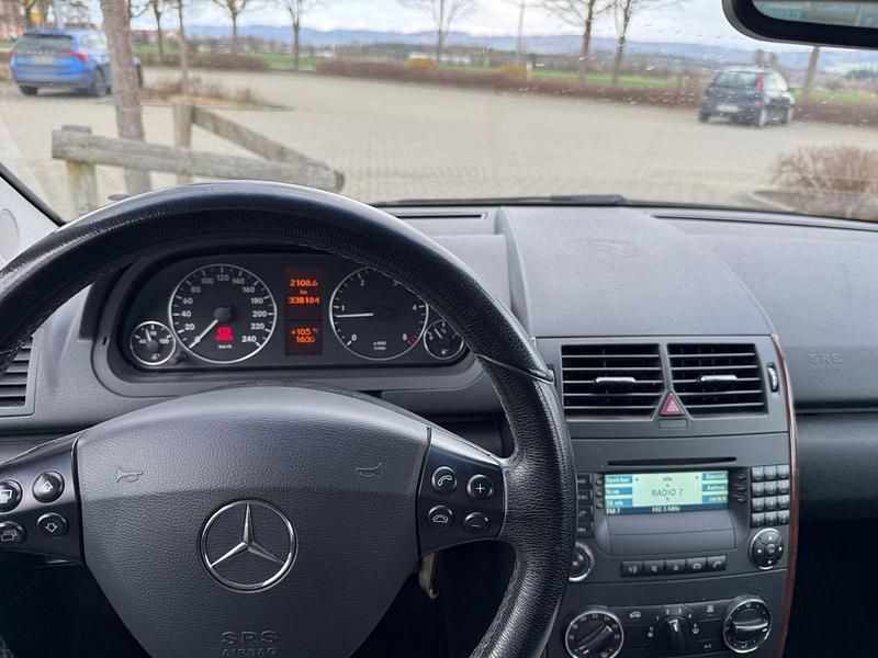 Gebraucht Mercedes A180 Elegance 109 PS (80 kW) 2008 Beige Van / Kleinbus