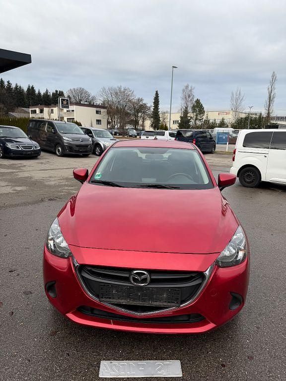 Gebraucht Mazda 2 Center-Line 105 PS (77 kW) 2016 Rot Limousine