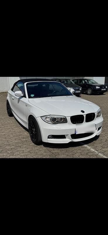 Weiß Gebraucht 2011 BMW 120 Cabriolet Shadowline Cabrio | 11.500 € (Etwas zu teuer) - Bild 1/4