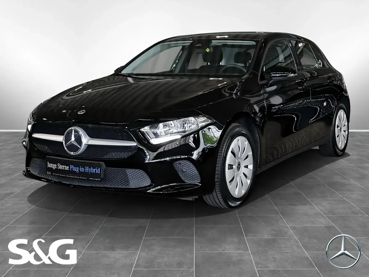 Gebraucht Mercedes A250 160 PS (117 kW) 2021 Limousine