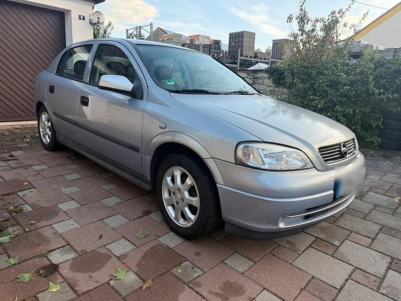 Grau Gebraucht 2001 Opel Astra Limousine | 750 € (Superpreis) - Bild 1/4
