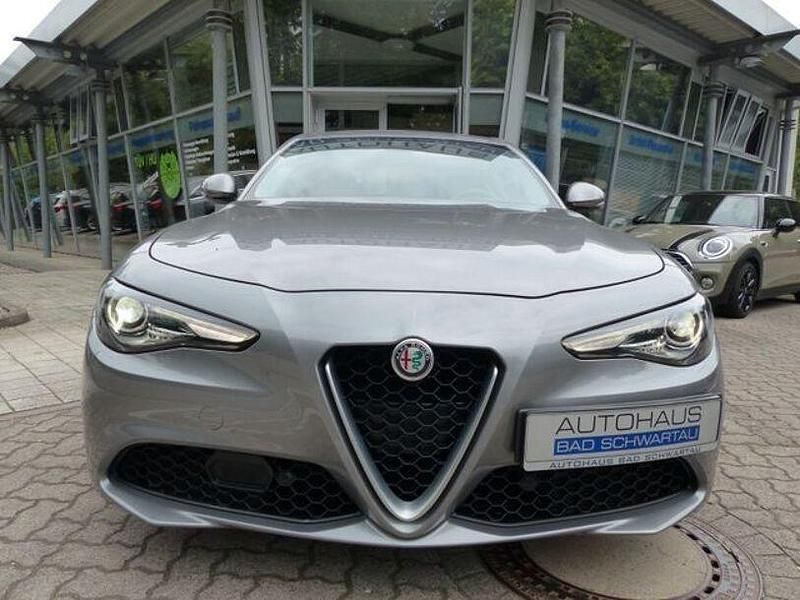 Gebraucht Alfa Romeo Giulia Super 82 PS (60 kW) 2016 Andere Limousine