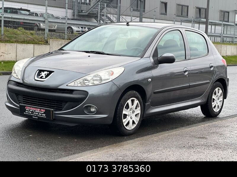 Grau Gebraucht 2010 Peugeot 206+ Basis Kleinwagen | 2.999 € (Fairer Preis) - Bild 1/4