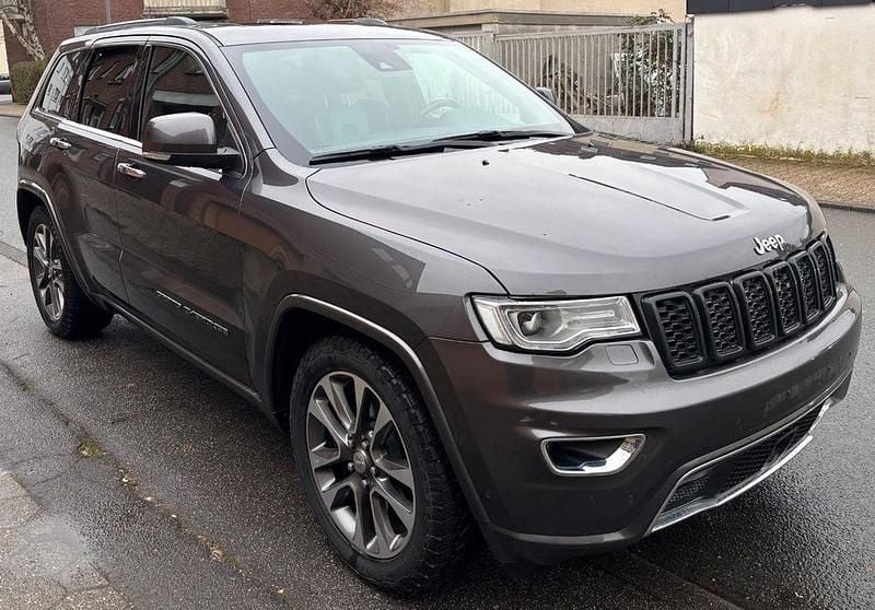Gebraucht Jeep Grand Cherokee 250 PS (183 kW) 2019 Grau SUV