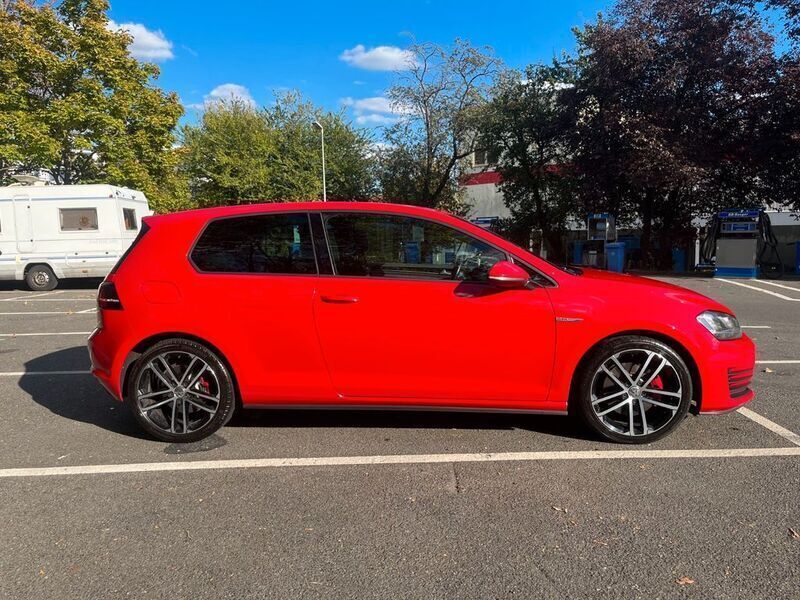 Rot Gebraucht 2016 VW Golf VII GTD Limousine | 10.700 € (Guter Preis) - Bild 1/4