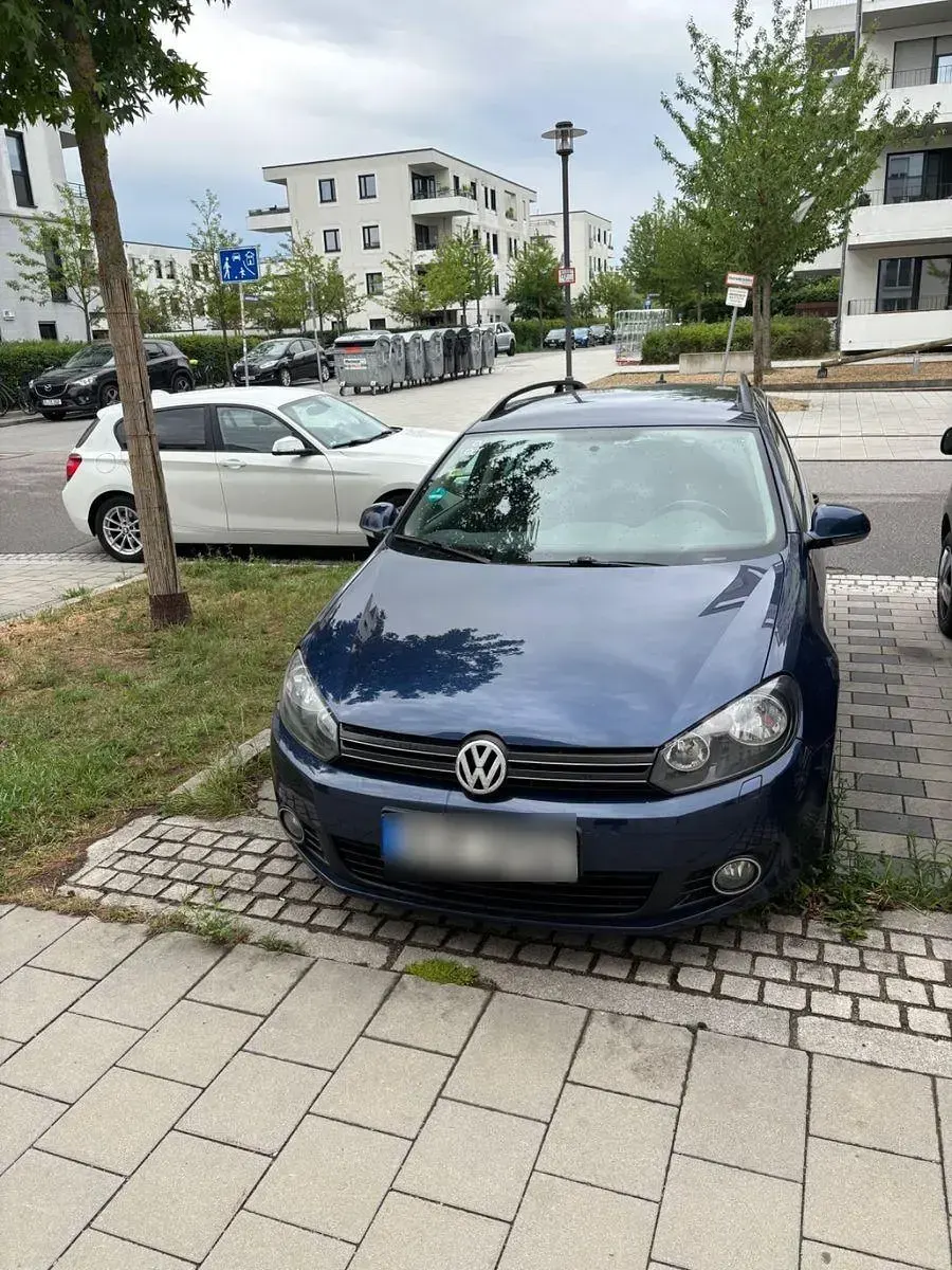 Gebraucht VW Golf VI 105 PS (77 kW) 2011 Blau Kleinwagen