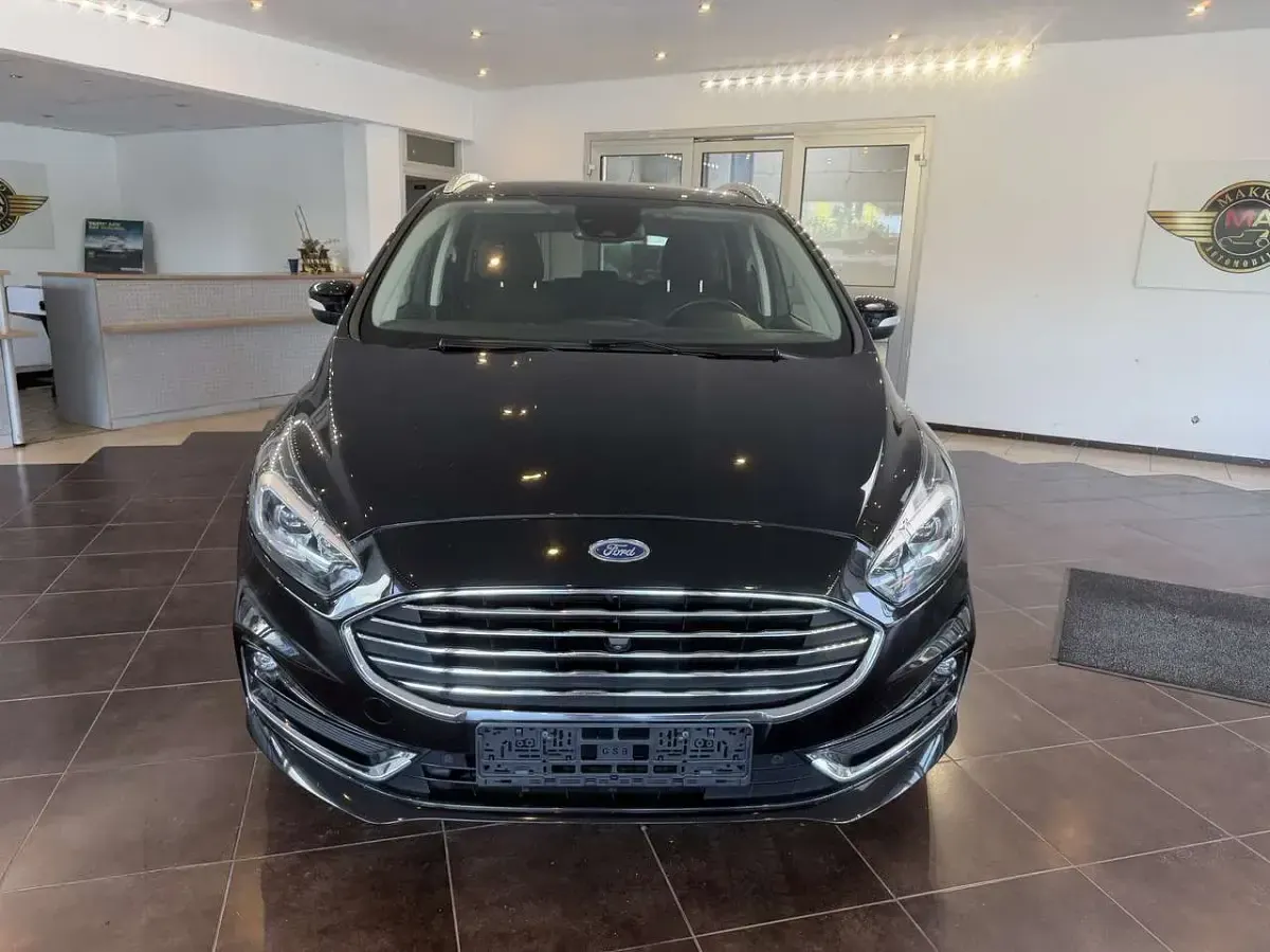 Gebraucht Ford S-MAX Titanium 190 PS (139 kW) 2020 Obsidianschwarz metallic Van / Kleinbus