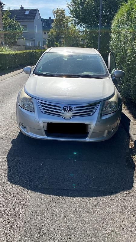 Silber Gebraucht 2009 Toyota Avensis T2 Kombi | 3.250 € (Guter Preis) - Bild 1/4